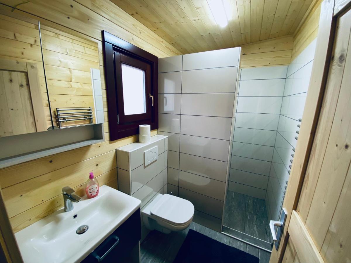 Wooden Lodge With Jacuzzi Recica ob Savinji Esterno foto